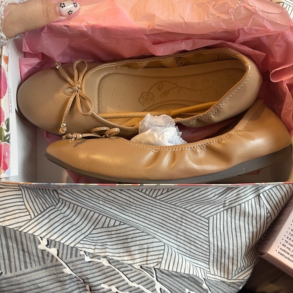 Mootsies Tootsies Tan Ballet Flats
